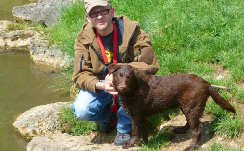 Bild von Andreas mit dem Hund Janosch