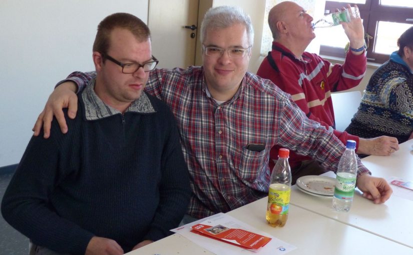 Die beiden Freunde Daniel und Christof erzählen aus ihrem Leben